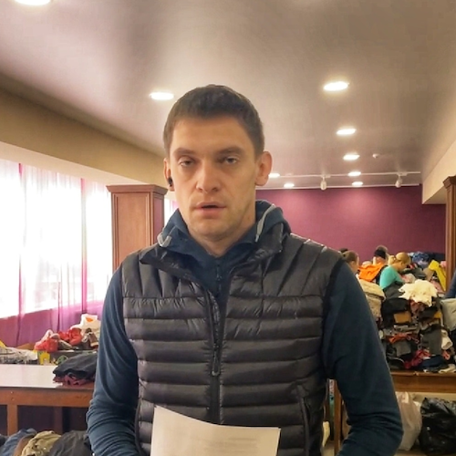 Ucraina, rapito il sindaco di Melitopol: portato via mentre distribuiva aiuti umanitari