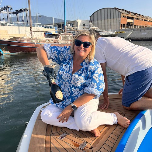 Una nuova barca arriva alla "Luxury Boats Positano": Lucia e Matteo battezzano la seconda Allure 38 "Thanks Dad"