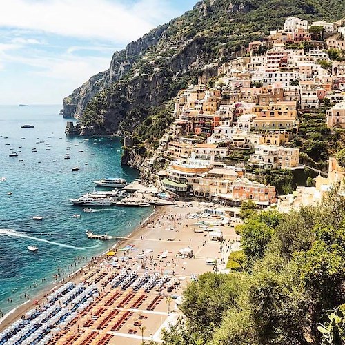Una vacanza di charme e relax per Giulia Gaudino in Costiera Amalfitana 