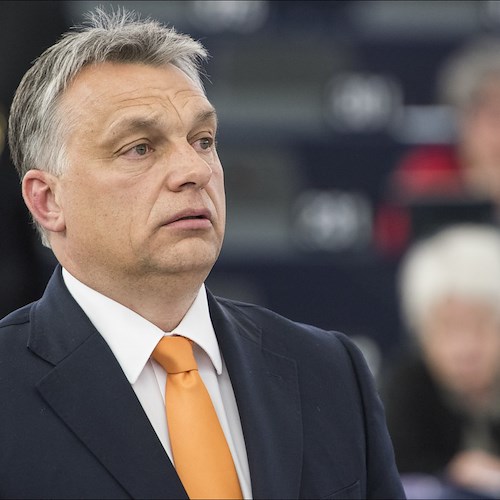 Ungheria, i consiglieri di Orban: "Troppe donne laureate a rischio la natalità"