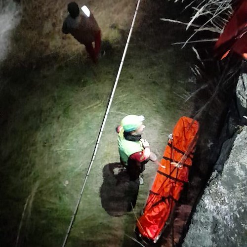Val di Susa, precipita da un terrapieno durante la festa di Capodanno: salvato 25enne 