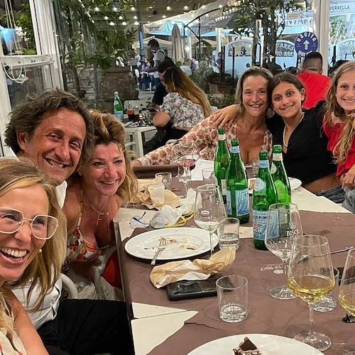 VB Istituto Tecnico per il turismo Flavio Gioia di Amalfi, 35 anni dopo la reunion da Sal De Riso