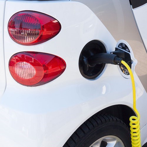 Veicoli elettrici: online la piattaforma “Retrofit” per richiedere contributi di riqualificazione vetture