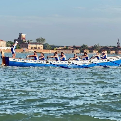 Venezia, Amalfi vince il palio degli equipaggi misti in attesa della 68esima Regata della Repubbliche Marinare 