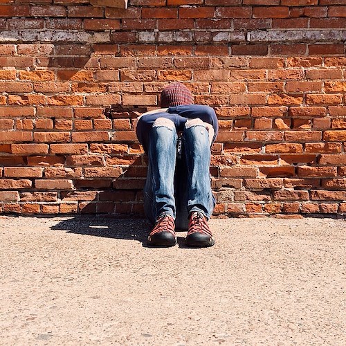 Vittima di violenza<br />&copy; Foto di WOKANDAPIX da Pixabay