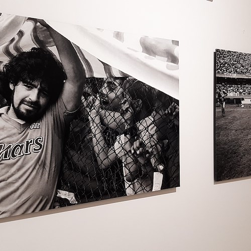 «Vi racconto il “mio” Diego»: le foto di Sergio Siano nella mostra “Maradona, il genio ribelle”