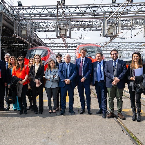 Viaggio istituzionale a Napoli alla scoperta di due eccellenze del Gruppo FS: l’impianto di manutenzione e il museo di Pietrarsa