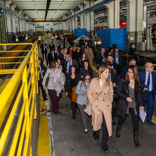 Viaggio istituzionale a Napoli alla scoperta di due eccellenze del Gruppo FS: l’impianto di manutenzione e il museo di Pietrarsa