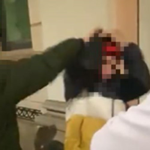 Vigevano, calci e pugni a giovane disabile: denunciati tre stranieri. Video dell'aggressione sui social 