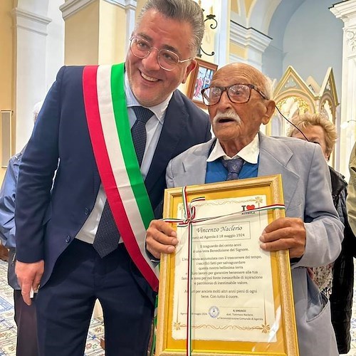 Vincenzo Naclerio con il Sindaco di Agerola<br />&copy; Comune di Agerola