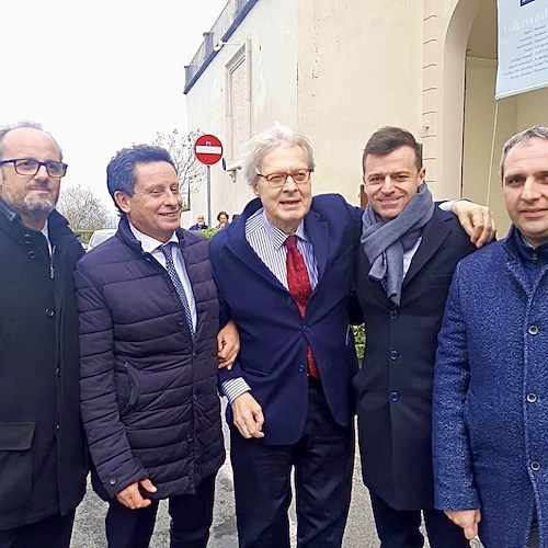 Vittorio Sgarbi a Sorrento, critico d'arte in visita al museo Correale