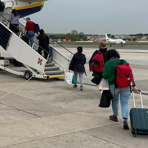 Volo cancellato, cittadino di Sorrento risarcito: giudice condanna compagnia aerea 