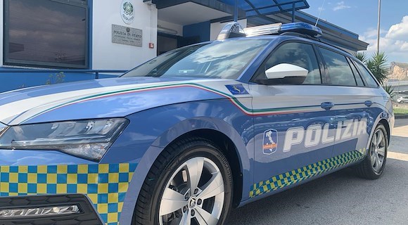 Auto contromano nel cuore della notte sull'Autostrada A1: 30enne multato e patente ritirata