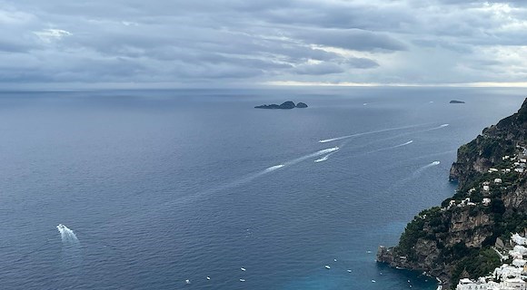 Costiera Amalfitana: mare in aumento, barche in fuga da Positano