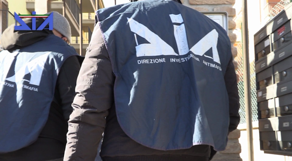 Estorsioni a imprenditori conciari tra Campania e Basilicata: smantellata rete criminale legata a tre clan 