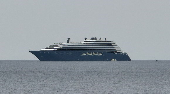 Lusso ed eleganza ad Amalfi: la "Luminara" sceglie la Costiera Amalfitana per il suo viaggio inaugurale 