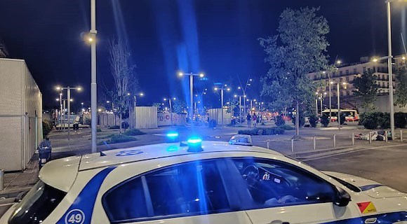 Napoli, controlli della Polizia locale in uno stabile: sanzionate cinque strutture ricettive
