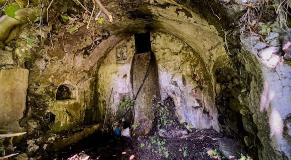 Positano, 11 secoli di storia. Dalla ricerca di una maiolica alla riscoperta di una fontana pubblica