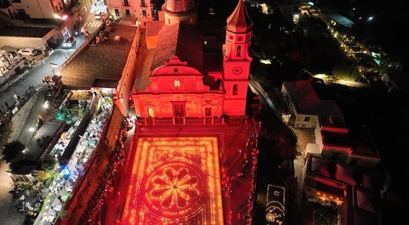 Praiano accende la magia: dal 1° al 4 agosto torna la Luminaria di San Domenico