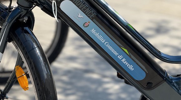 Ravello punta sulla mobilità sostenibile: e-bike in dotazione agli ausiliari del traffico