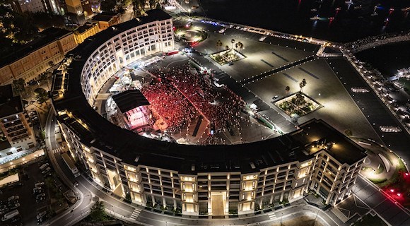 Secondo appuntamento di "SalernoSounds 2025", Irama pronto ad esibirsi sul palco di Piazza della Libertà