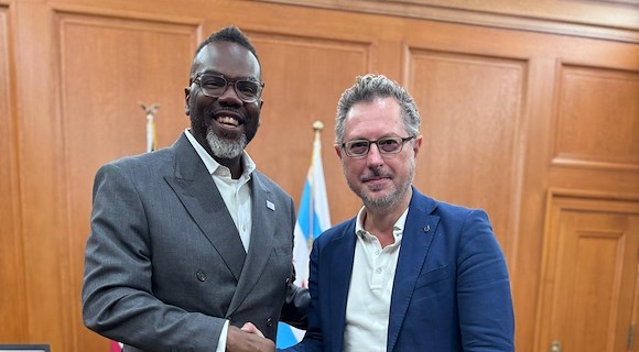 Usa, smantellata banda di contrabbando hi-tech guidata da 4 napoletani. Borrelli incontra il SIndaco di Chicaco 