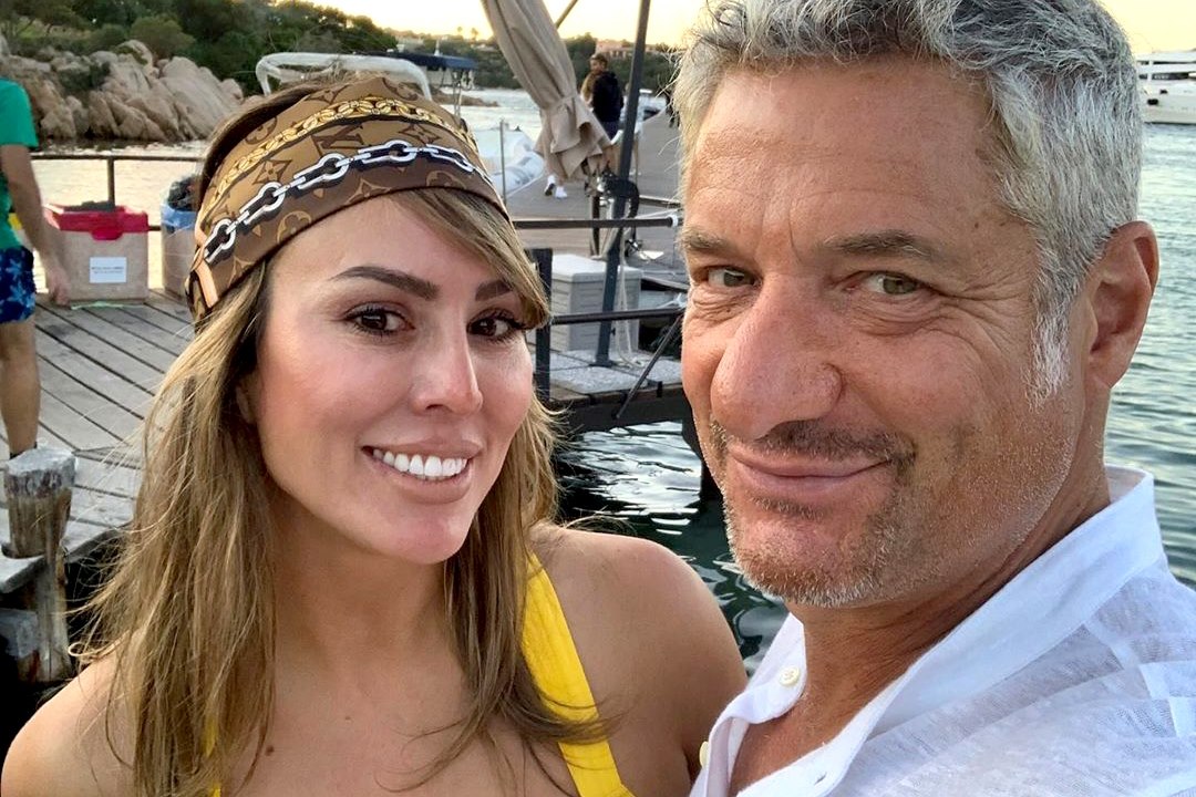 Dopo la romantica vacanza a Positano, l'attrice Kelly Dodd e il suo Rick convolano a nozze - Positano Notizie